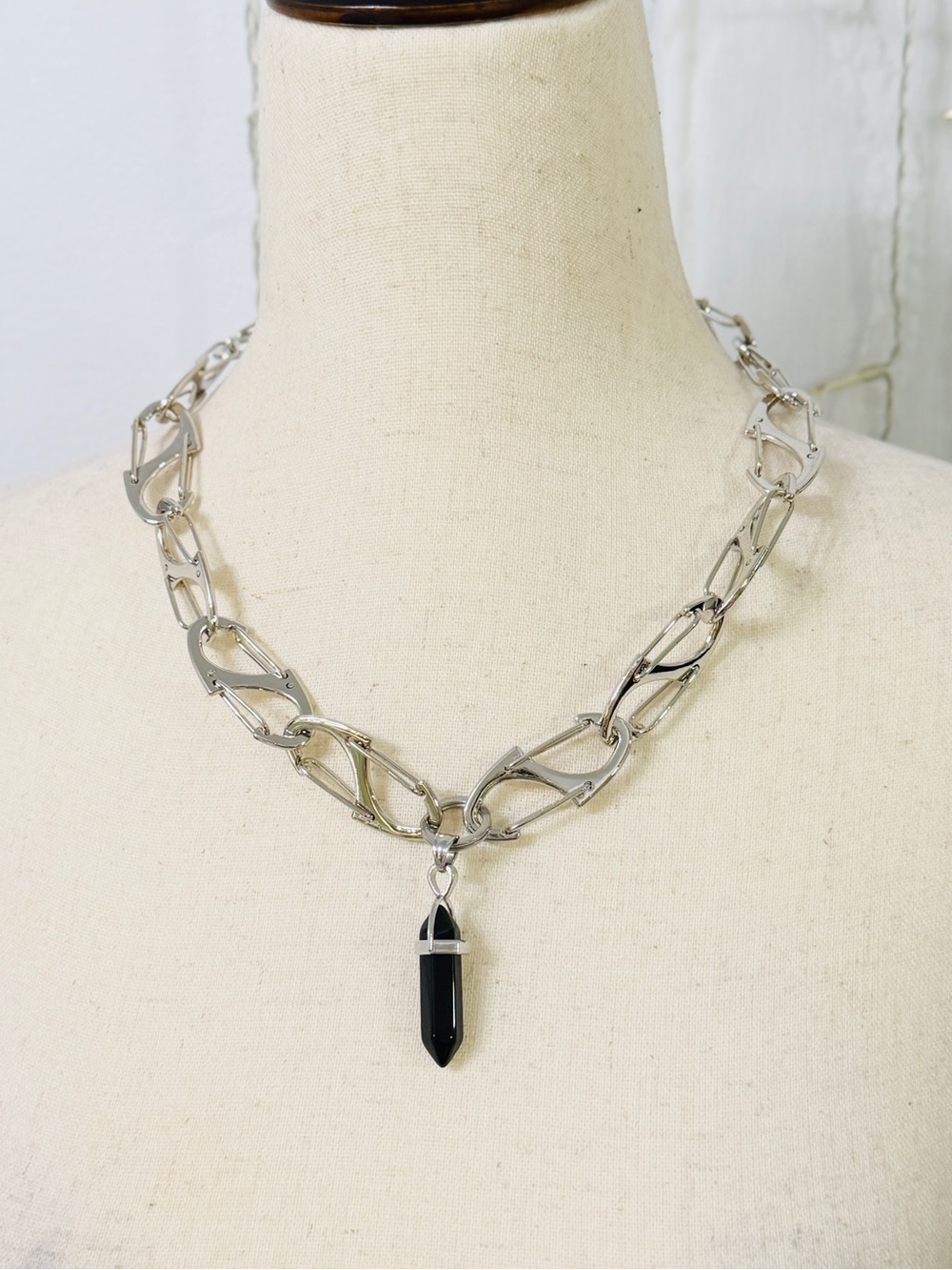 Silver lobster clasps Chain Necklace with Black faux onyx Pendant
